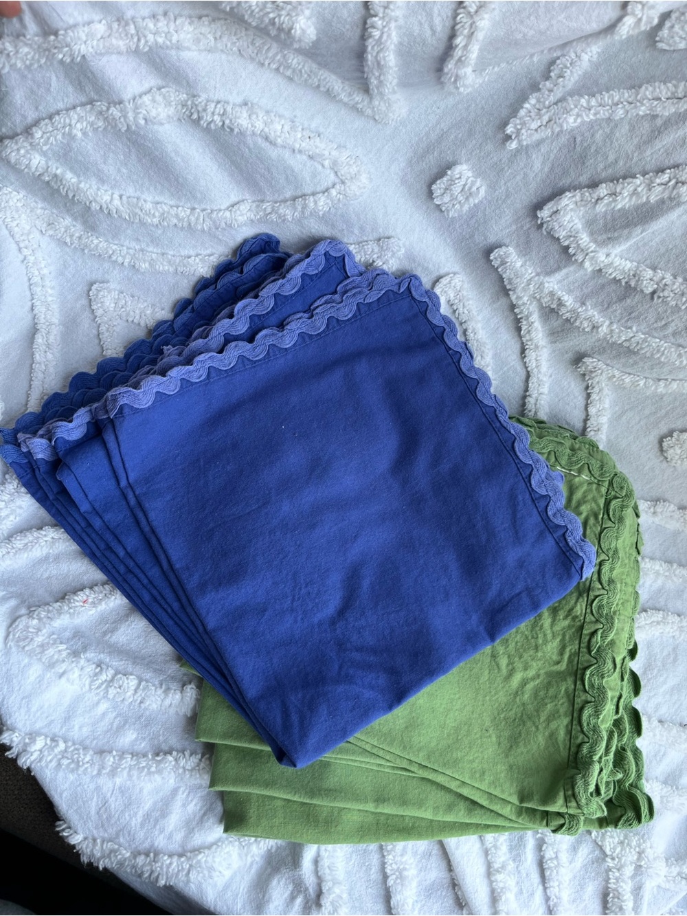8 Pretty Napkins Edged in Rickrack